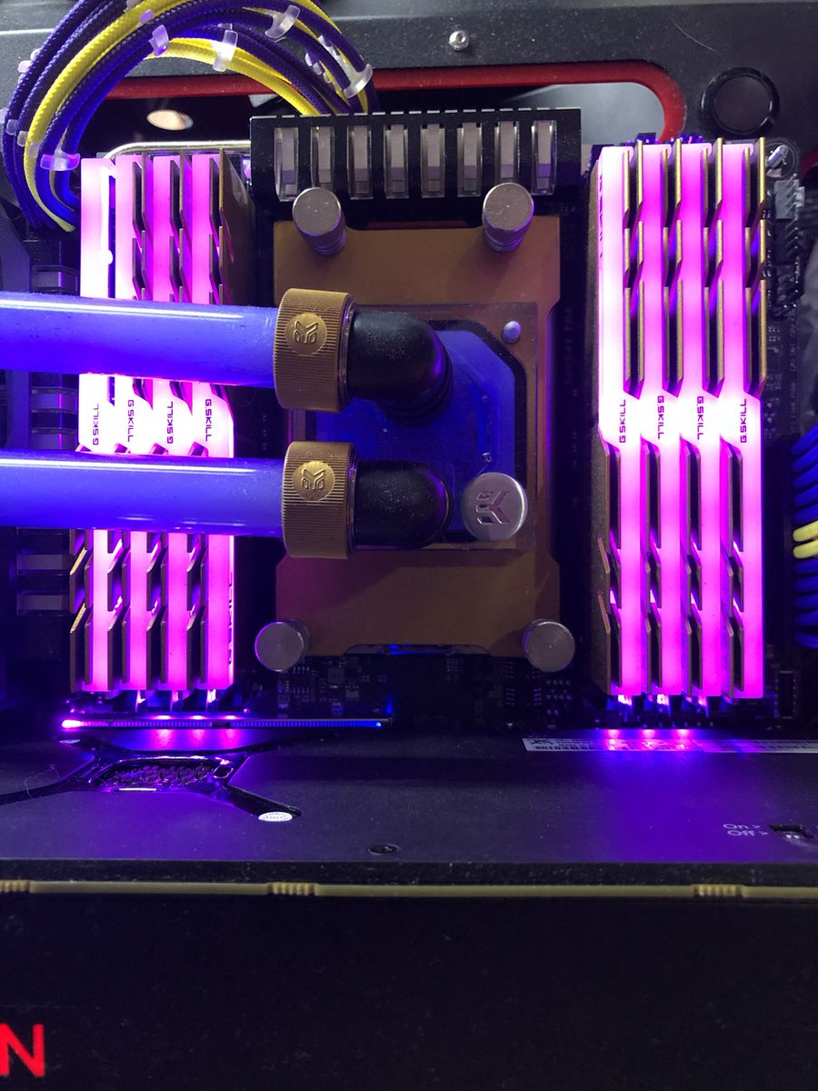 OverkillGame's tweet image. Royalty requires only the most opulent of parts. Guess how much RAM and what processor this is 😏 #iRepairFast #CustomPC