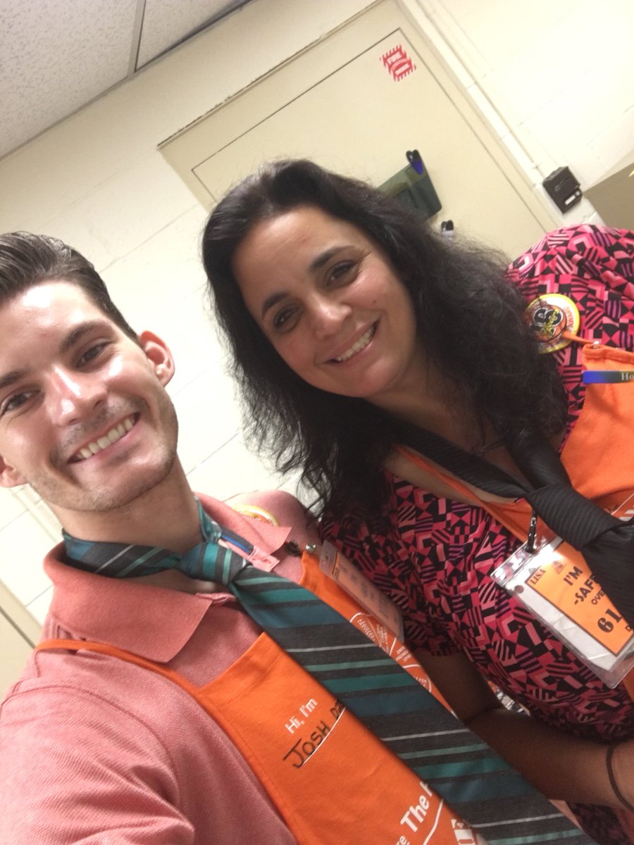 WMHomeDepot's tweet photo. Mighty Mifflin Tie Day Fun Day! #D170FunFriday #SteelCitySquad https://t.co/oDjkHbWUxM