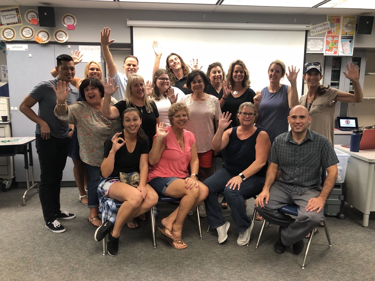 DIGICOMLearning's tweet image. That’s a wrap to our Summer Professional Development! These new digital storytellers from Amelia Earhart Elementary and Palm Desert High are ready for the new school year and ready to starting bringing their stories to life! 
#digitalstorytelling  #digicomlearning