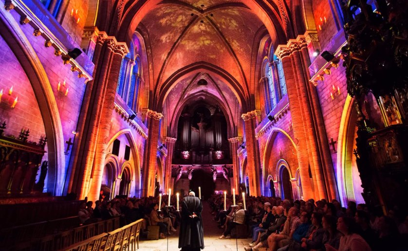 cm_gal's tweet photo. Plus de 120 000 visiteurs à notre 4ème édition de la Balade du Roi René !  Merci d'être venus et d'avoir adoré autant que nous ! Merci aux équipes !  @Museesdangers, @dioceseangers, @collegialesaintmartin, @chateaud'Angers, @Angers ville, @angers_tourisme, @ALabrre https://t.co/IuUszvrm2L