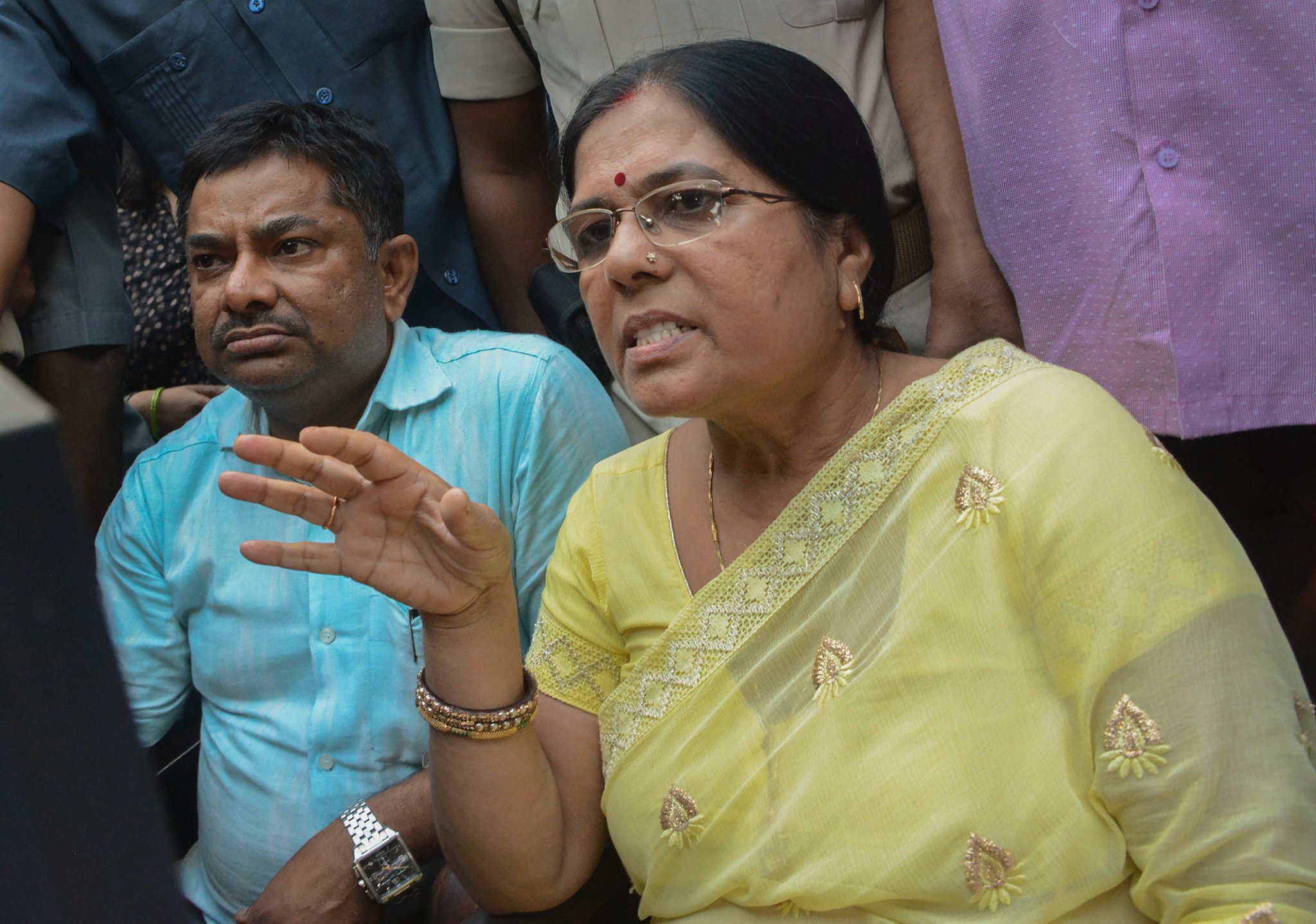 Muzaffarpur Shelter Home Rape Case Accused, Manju Verma To Contest Bihar Assembly Election On JDU Ticket The Times Of India on Twitter: "Shelter home case: CBI raids Bihar ex-minister's premises https://t.co/GqJjoJsRNg… "