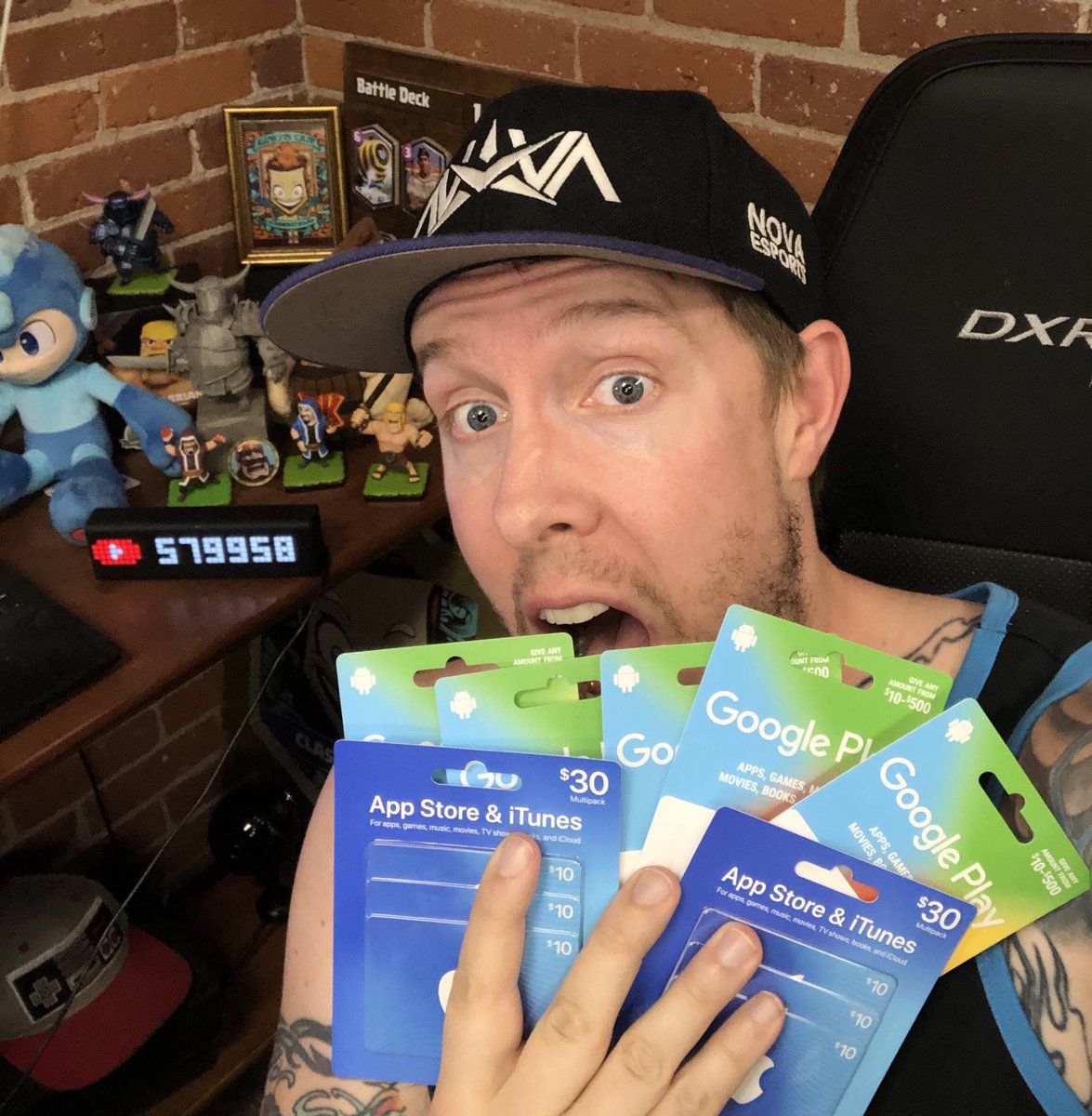 Need 2v2 Challenge gems? I got ya covered!!!

🚨10 x $10 Gift Card Giveaway🚨

💰To Enter:
✅ Follow 
✅ Retweet 
✅ Be Awesome 

🚨5 Winners will be announced here (from Twitter)
🚨5 More winners will be announced on my discord - discord.gg/cwamobilegaming