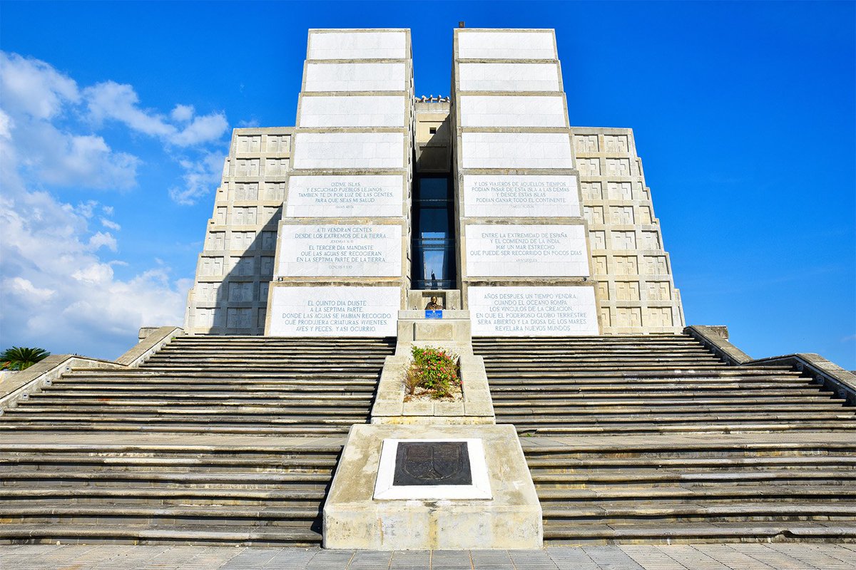 We can just imagine the G-RO rolling with ease up the steps to Faro a Colón – the Columbus Lighthouse – in Santo Domingo.