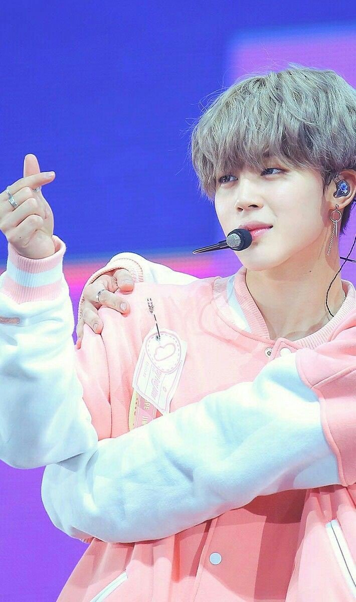 MySunshinePJM's tweet photo. @BangtanFighting @ARMYAROHA6 @Valeria64738 @BTS_twt Si, obvio 💜💜💜 https://t.co/a2jEoVaTpS