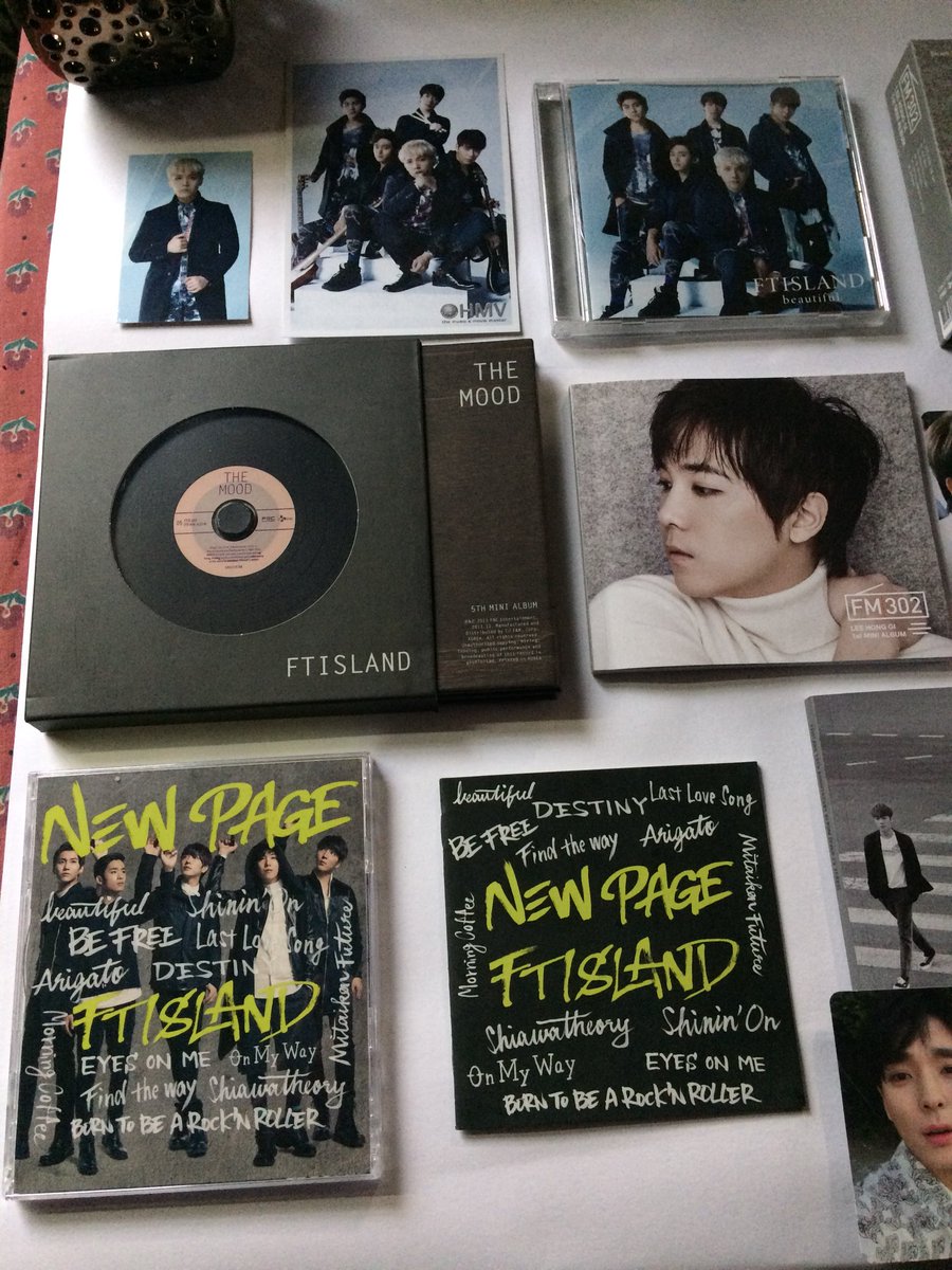 LostDreamer_71's tweet photo. My pretty FTISLAND’s collection 💛💛💛💛💛 #FTISLAND #FT_Pretty https://t.co/v7RAExd4xS