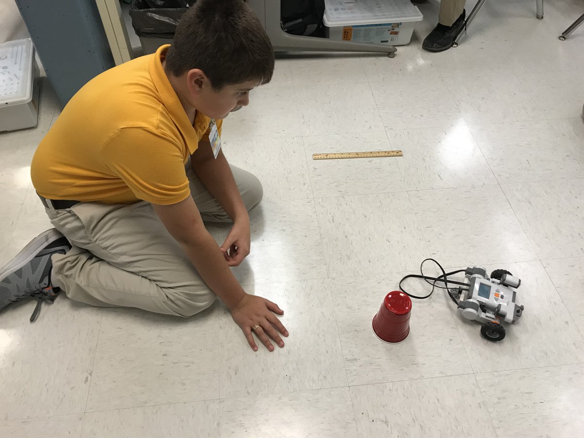 Learning how to program our NXT robots. #causeytigers <a href="/Causeytigers/">Causey Middle School</a> <a href="/LEGO_Education/">LEGO Education</a>