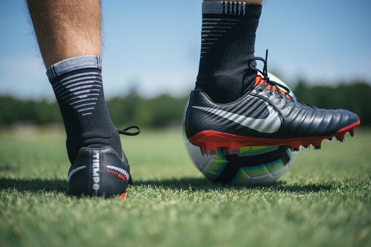 mysoccerboot's tweet photo. Class is permanent.

The #nikesoccer Tiempo Legend - in the “Raised on Concrete” treatment 

#soccer #soccergame #adidas #nike #dope #adidassoccer #nikesoccer #nikecleats #adidascleats #shoes #boots #cleats #dope #fire #cool #sports #futebol  
#サッカー  #mysoccerboot e https://t.co/L68QwlKMEN