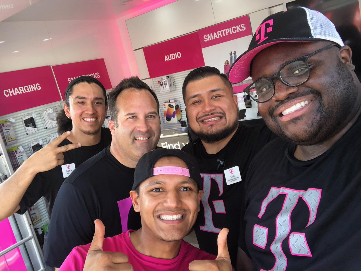Had an amazing time working with this great team @TMobileTruckDFW they live #howweplay and are #CustomerObsessed thank you for the love and support from day 1. I will miss being on the truck with all y'all. @jstn692 @MagentaMaddock @CeahJustice @RiveraTx85 @TMoEZE and jr.