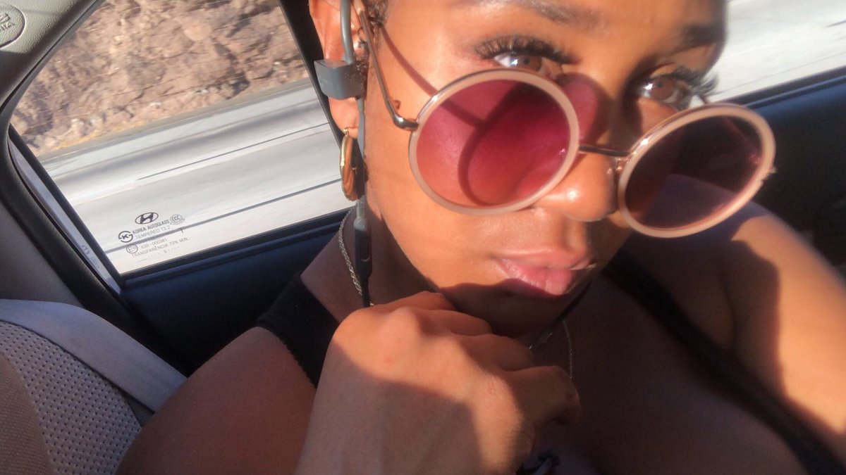 AmbrosiaJalisse's tweet photo. #skin #naturalpinklips #eyes #shades https://t.co/pqIrAkQqbO