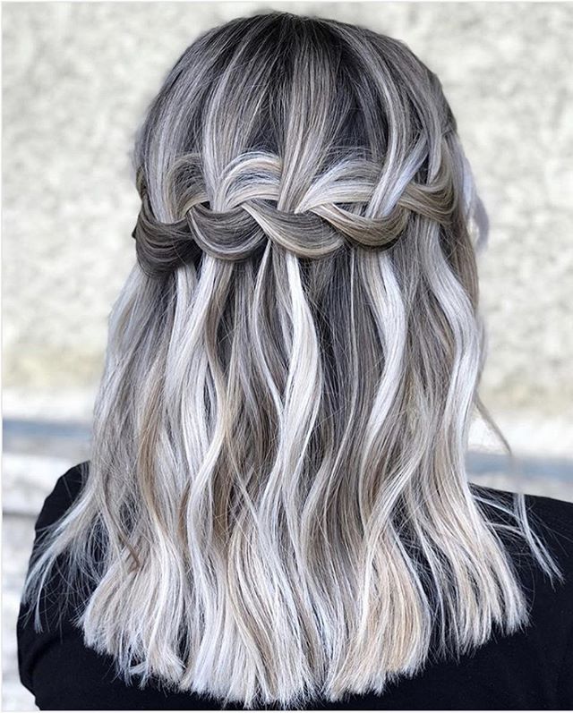usmoothpro's tweet photo. Platinum Waves ๐ค
By: @samanthahairstylist
Apply usmooth boost Liquid Powder prior to braiding to add extra grip, texture and control.
#usmoothhair #usmooth #hairdresser #hair #hairstylist #behindthechair #beauty #hairinspo #stylist #summerhair #haiโฆ https://t.co/yiCt8KkO0X https://t.co/b8DoRiZDS8