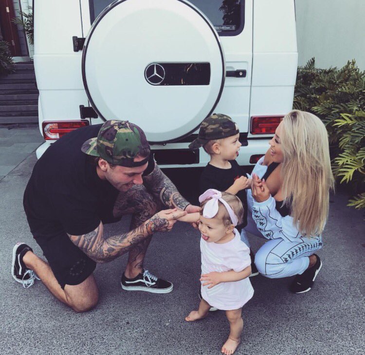 xEmilyArgent's tweet photo. Family💘 https://t.co/bbzKKQMYh2