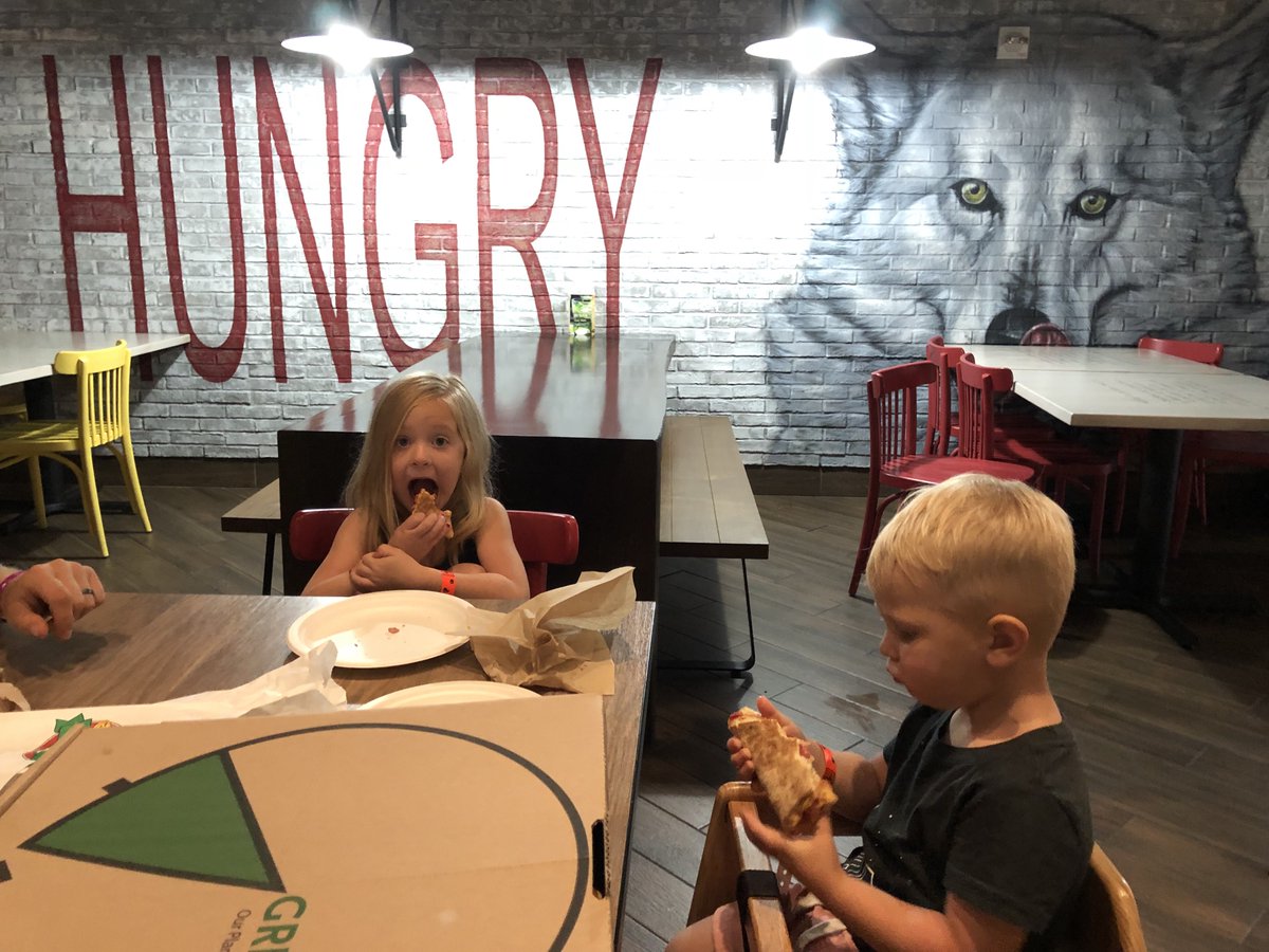 vivaveltoro's tweet image. #HungryAsAWolf at @GreatWolfLodge in #Bloomington! Getting some #pizza in before heading down to the #MagiQuest! #ad #GreatWolfLodge #GreatWolfMinnesota