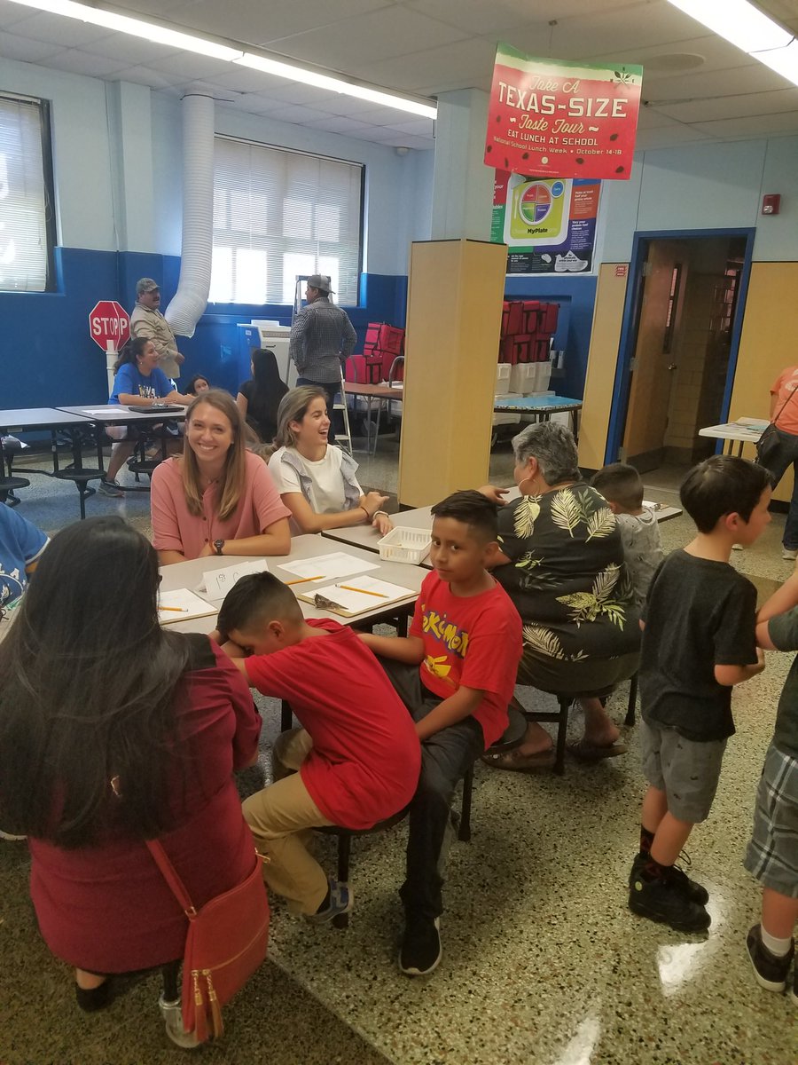 JoseLMejia452's tweet photo. Great turn out at meet the teacher night. Thanks Zavala parents @aisdparents @VivaZavala https://t.co/uaDt0m0vdn