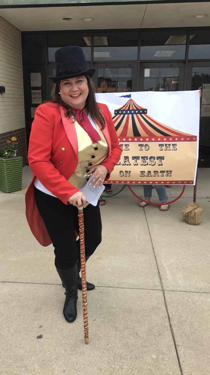 SarahMcMurrough's tweet photo. The #greatestprincipalonearth is ready to lead us into the 2018-2019 school year! 😁🎪 @JBLittleElemen1 https://t.co/BdCG7Tk5Su