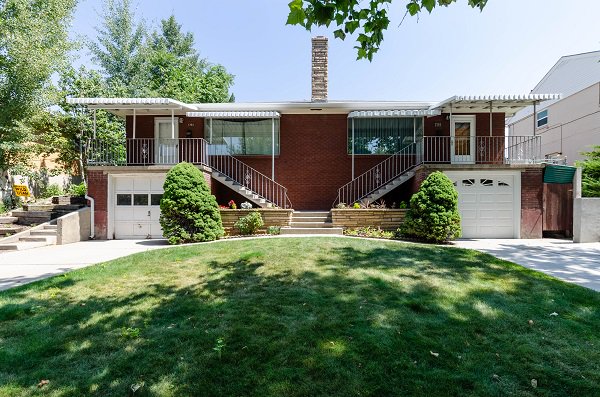 SoldByAnAngel's tweet photo. Fantastic Duplex in desirable Salt Lake City. This well kept duplex is  beautifully landscaped and updates throughout! https://t.co/cA3ZPrSq40