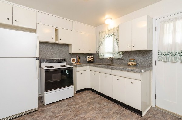 SoldByAnAngel's tweet photo. Fantastic Duplex in desirable Salt Lake City. This well kept duplex is  beautifully landscaped and updates throughout! https://t.co/cA3ZPrSq40