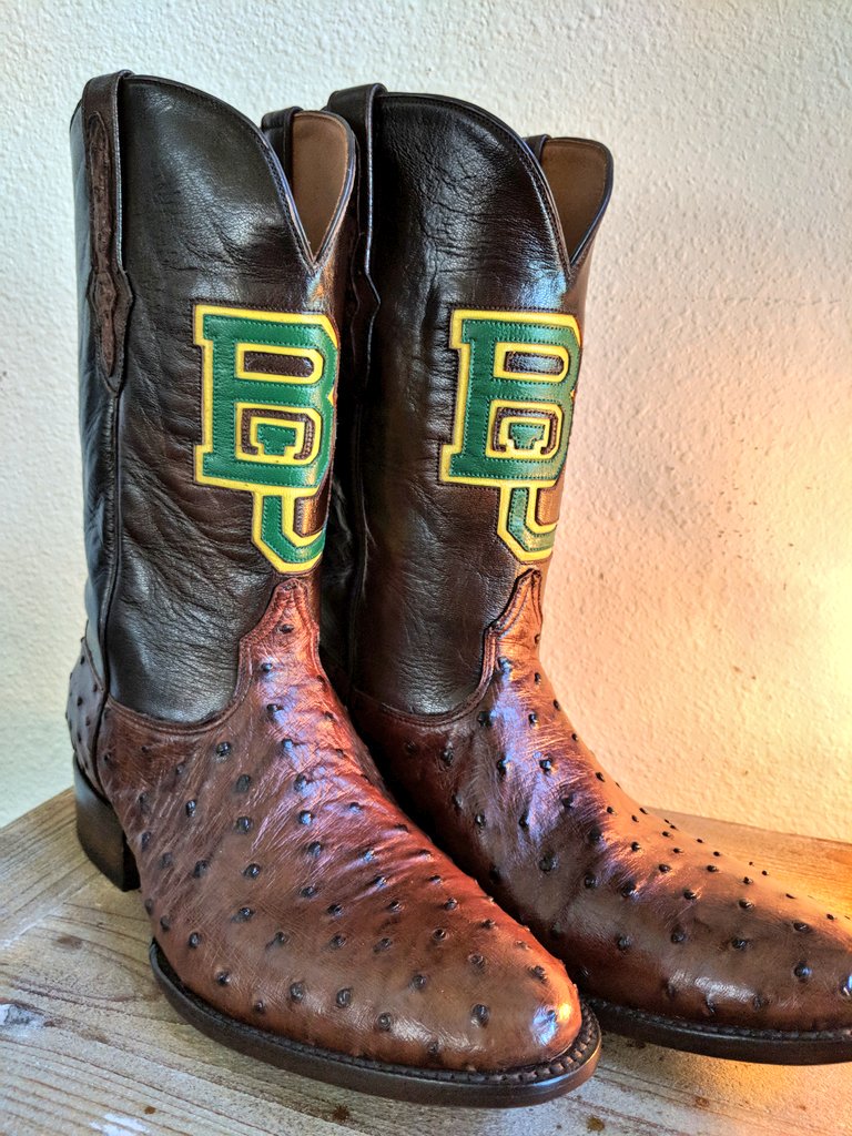 Just got my new boots in from <a href="/cityranchboot/">City Ranch Boot Co.</a> and they are absolutely gorgeous. Just in time for <a href="/BUFootball/">Baylor Football</a> season! #SicEm