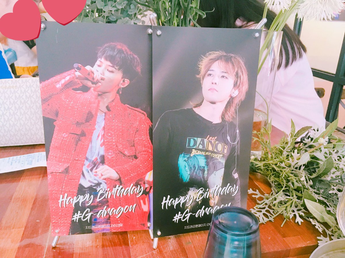 cafe0811's tweet photo. #HAPPY31GDAY
#보고싶은_지용아_생일축하해
#Likeyouevent
카페가 너무 이뻐요ㅠㅠㅠㅠㅠ그래서 오빠 사진들이 더 배로 이뻐보이는 느낌??ㅎㅎ이런 좋은 이벤트 열어주셔서 감사합니다🌼❣️ https://t.co/GLz8YDU10v