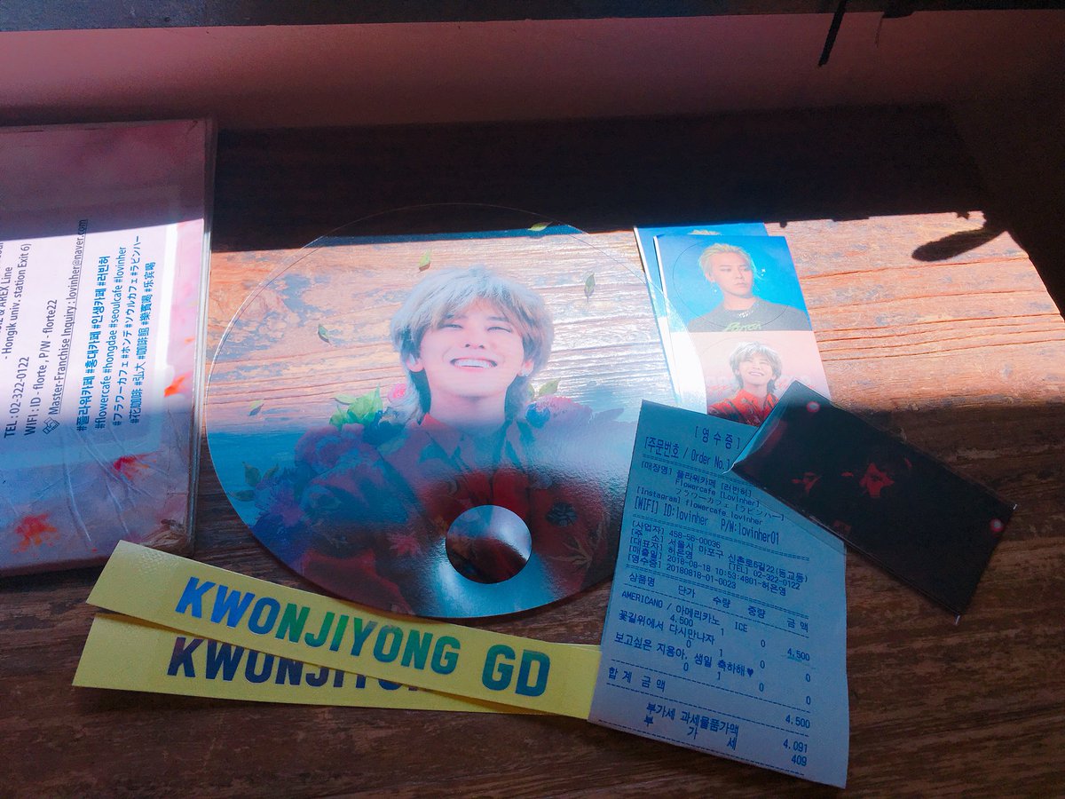 cafe0811's tweet photo. #HAPPY31GDAY
#보고싶은_지용아_생일축하해
#Likeyouevent
카페가 너무 이뻐요ㅠㅠㅠㅠㅠ그래서 오빠 사진들이 더 배로 이뻐보이는 느낌??ㅎㅎ이런 좋은 이벤트 열어주셔서 감사합니다🌼❣️ https://t.co/GLz8YDU10v