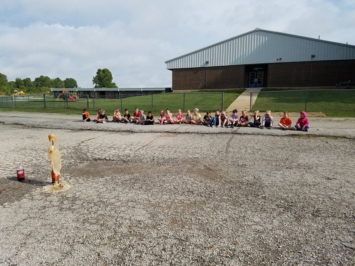 caaron70's tweet photo. Ending our first week with a bang! Teaching my firsties all about predictions and how we can be scientists! 

#sciencewithfirsties #firstweek #arkiadventures https://t.co/wfgWKc68NY