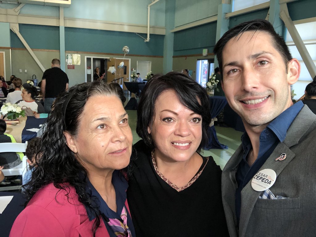 Cesar_Zepeda1's tweet photo. The future is here today, getting their backpacks and scholarships to succeed, @NystromElementary It is great to see so many families and students celebrating #Learning #Community #RichmondCA #MovingForwardForOurFuture https://t.co/RSzb1Q6FPd