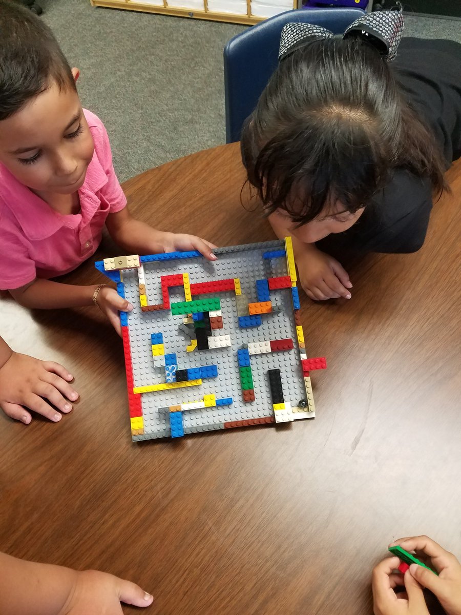 Ending our week with fun lego activities! A big thank you to Vanessa for sharing! <a href="/Columbia_VVUSD/">Columbia Elementary</a> <a href="/vanessamanaya/">Vanessa Anaya</a>