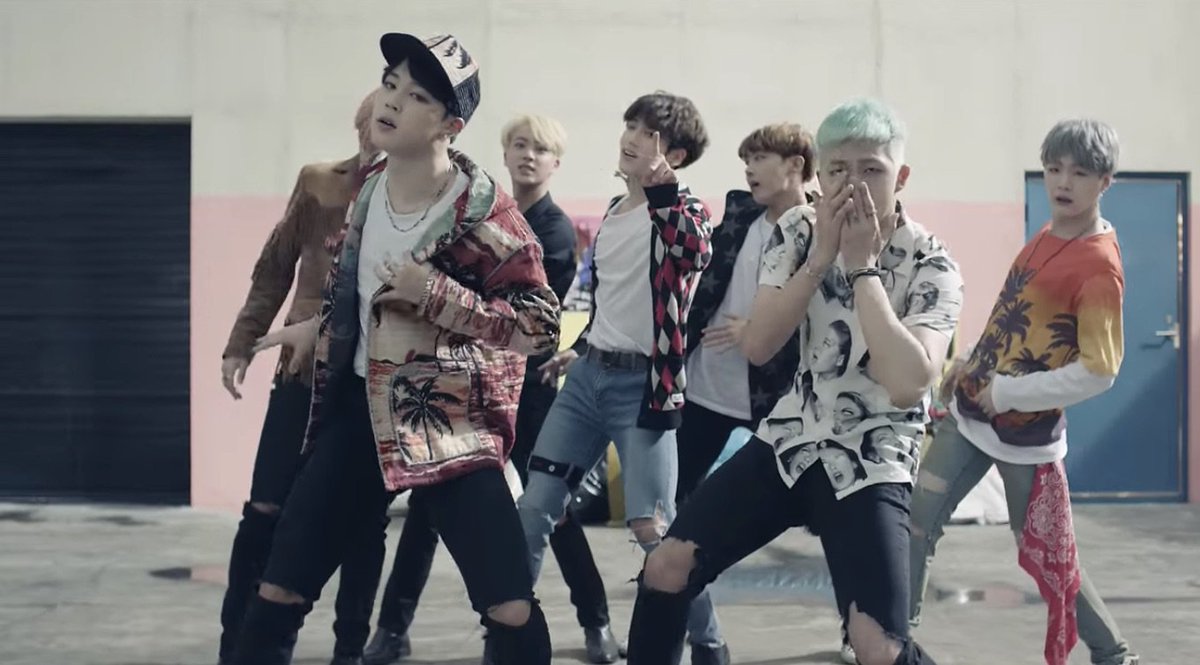 soompi's tweet photo. #BTS's "Fire" Becomes 2nd K-Pop Group MV To Reach 400 Million Views Following "DNA" #Fire400M https://t.co/9RgcsOsHim https://t.co/5kQjNYDcNX