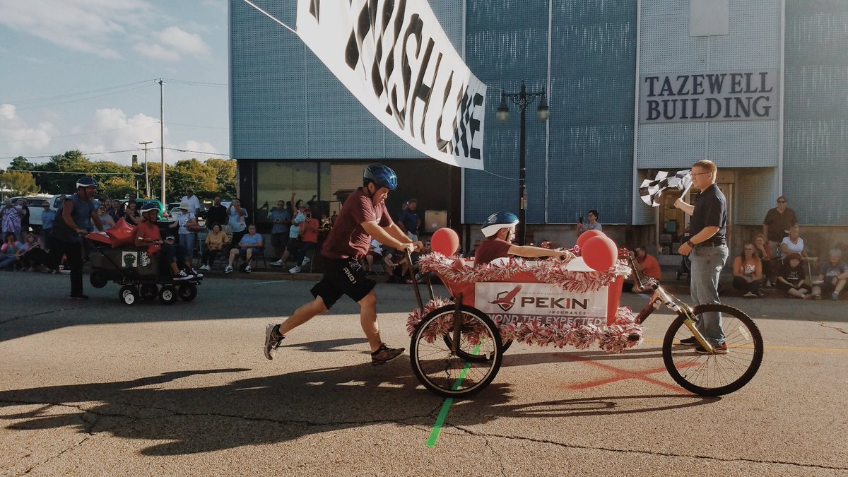 ecogden2's tweet photo. Look at these two flying down the track to lock down that W at the Pekin Bathtub Races. @HOIABC_News @25NewsWEEK https://t.co/VeWcDvkj6S