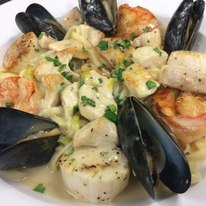 Sun_Singer's tweet photo. Thanks People....We're proud to be Third!
#cu4lunch #cu4brunch #cu4dinner #eatdrinksunsinger #eatsunsinger #drinksunsinger #eatlocal #freshfish https://t.co/MZ42FWW7JT