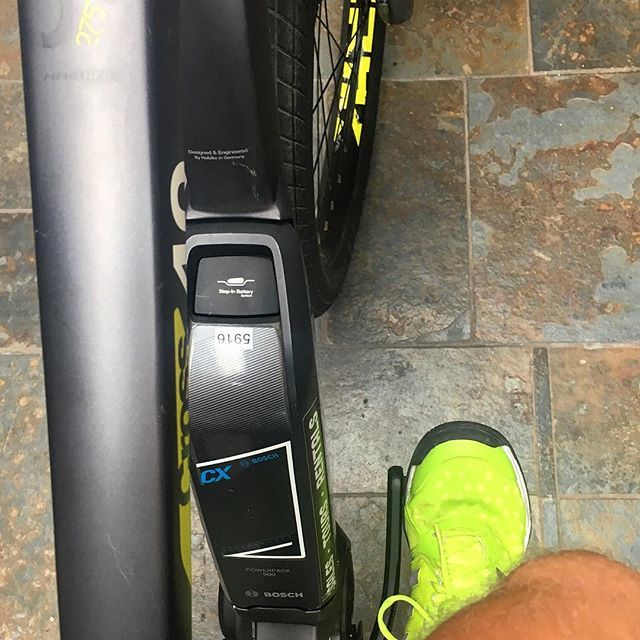 SDFlyRides's tweet photo. Is it bad to buy shoes to match your commuter???? #matchymatchy #sdflyrides
. .
.
.
.
.
.
.
.
.
#ridesofly #lajolla hey #sandiego #ebike #ebikes #electricbike #ebikelife #singletrack #socalbikes #sandiegobikelife #mountainbikelife #mountainbiking #getoutside #scwalbe #magura… https://t.co/lKsC63Sh1l