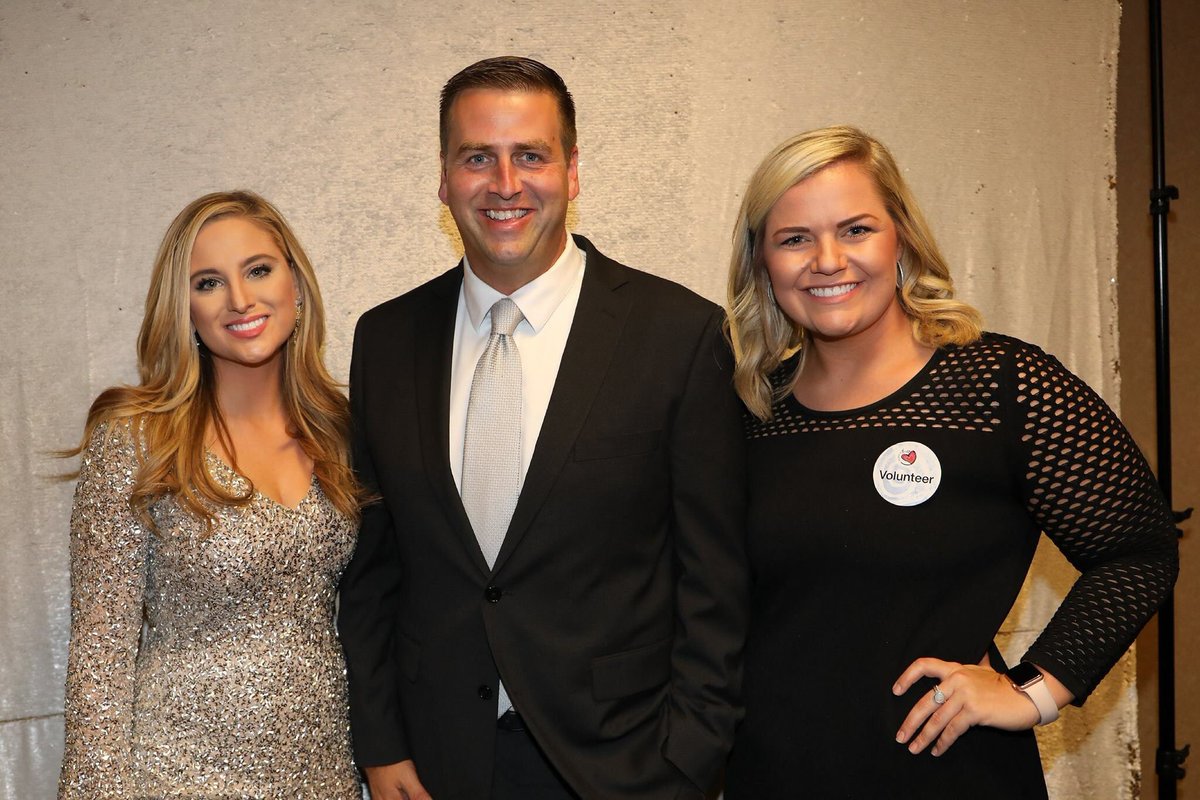 TheOpenBrooke's tweet image. Had an absolute blast emceeing the @fsgctopeka Works of Heart Auction!

Good people doing great things for kids! #FSGC #worksofheart