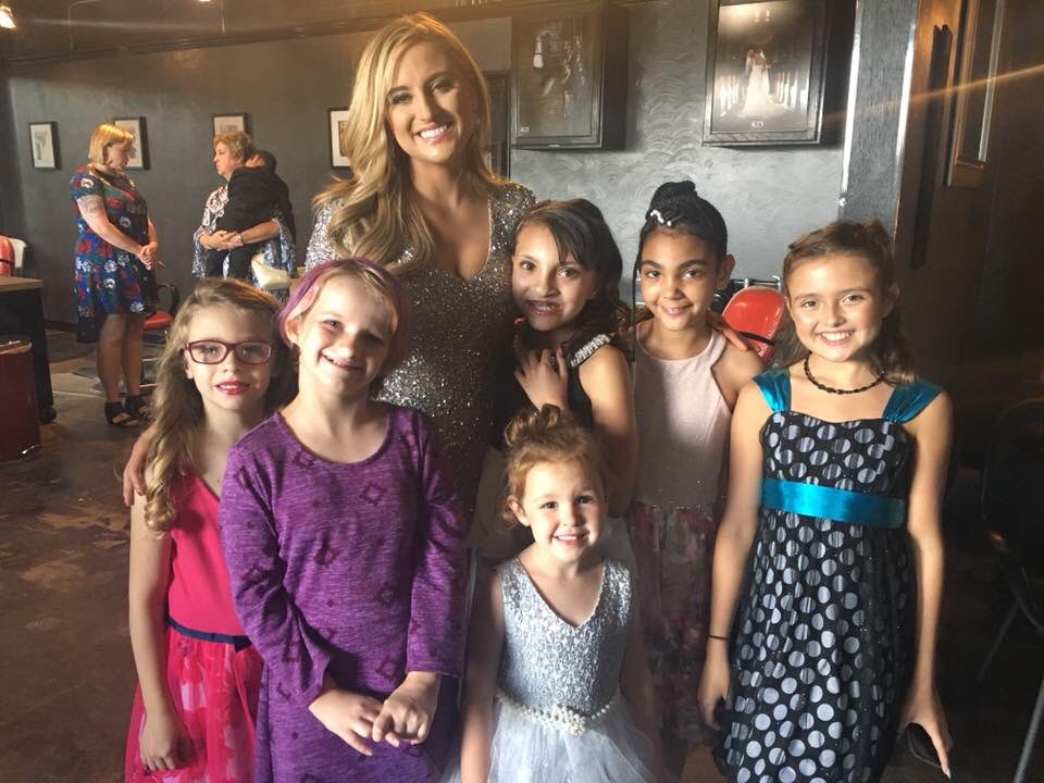 TheOpenBrooke's tweet image. Had an absolute blast emceeing the @fsgctopeka Works of Heart Auction!

Good people doing great things for kids! #FSGC #worksofheart