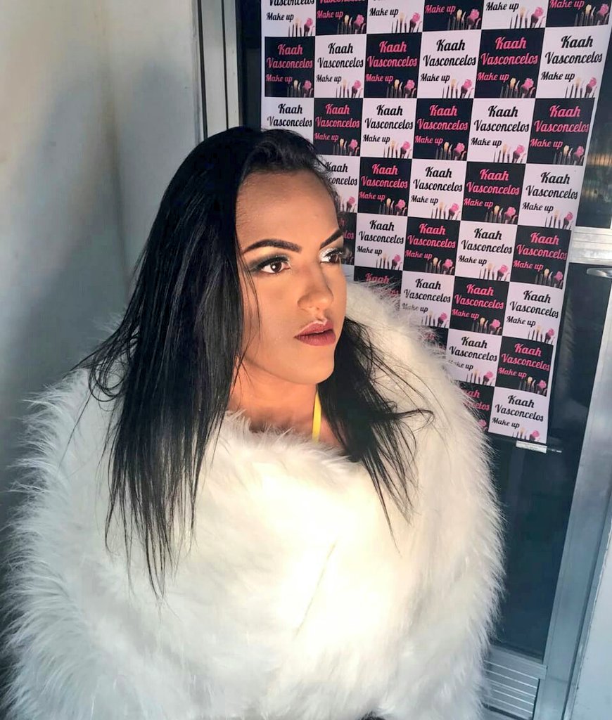 SoaresCeelly's tweet photo. Linda Eu ? Linda e Você Eu Sou MARAVILHOSA 😍
   Karinne Arrazooouuu Na Maquiagem  😍🤗 https://t.co/e9dRHIccuI