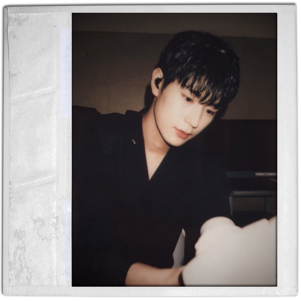 KNKOfficial220's tweet photo. [승준] 즐거운 주말 보내요! https://t.co/NrBVY3P9ij