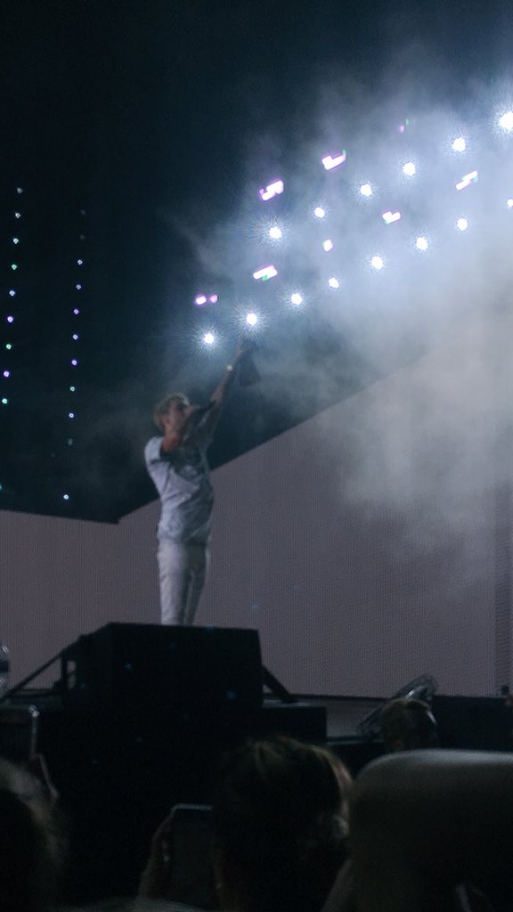 Music_Soul2's tweet photo. #summerendlesstour @G_Eazy TONIGHT WAS AN AMAZING NIGHT ‼️ I HAVE NO VOICE RN BUT IM GLAD THIS WAS MY FIRST CONCERT I WILL NEVER FORGET IT MUCH LOVE 💗Indy loves you ‼️ https://t.co/mZnRH7iRae
