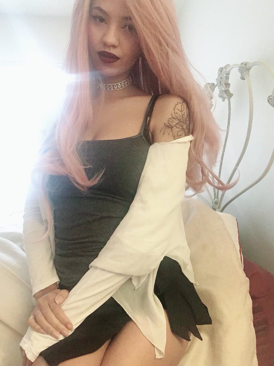 Trickywii's tweet photo. The last 2 years have been extremely hard for me, but now I’m finally feeling confident and happy about myself. Anxiety will always be there, but I can deal. If you’re going through depression,don’t be ashamed of it or feel like a burden. You are loved and it’s okay to reach out. https://t.co/YaTChjaBJm