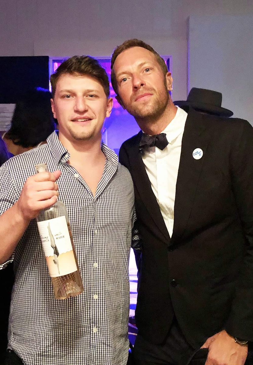 mascoldplay's tweet photo. Chris Marrin en el evento #ApolloInTheHamptons el 11 de Agosto. | vía https://t.co/ZNT64MxMhi https://t.co/TvRkcWIfjy