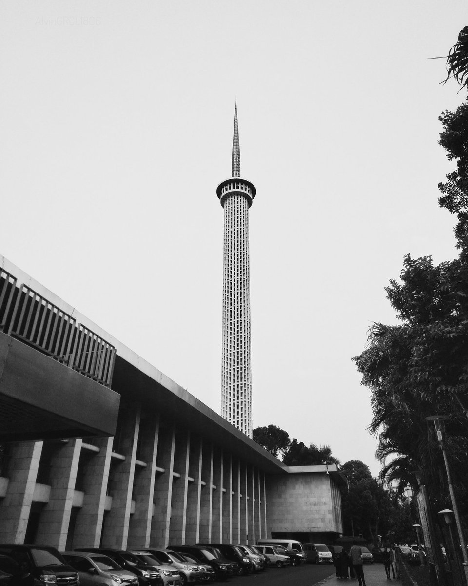 Alvinnugraha83's tweet photo. イスティクラルモスクの美しさ
Keindahan Masjid Istiqlal
Beauty of Istiqlal mosque
#streetphotography #fotografer #fotography #photography #photoshoot #photo #camera #fotogedung #zenfonemaxprom1id #zenfonecamera #smartphonephotography https://t.co/hMSG6FAId0