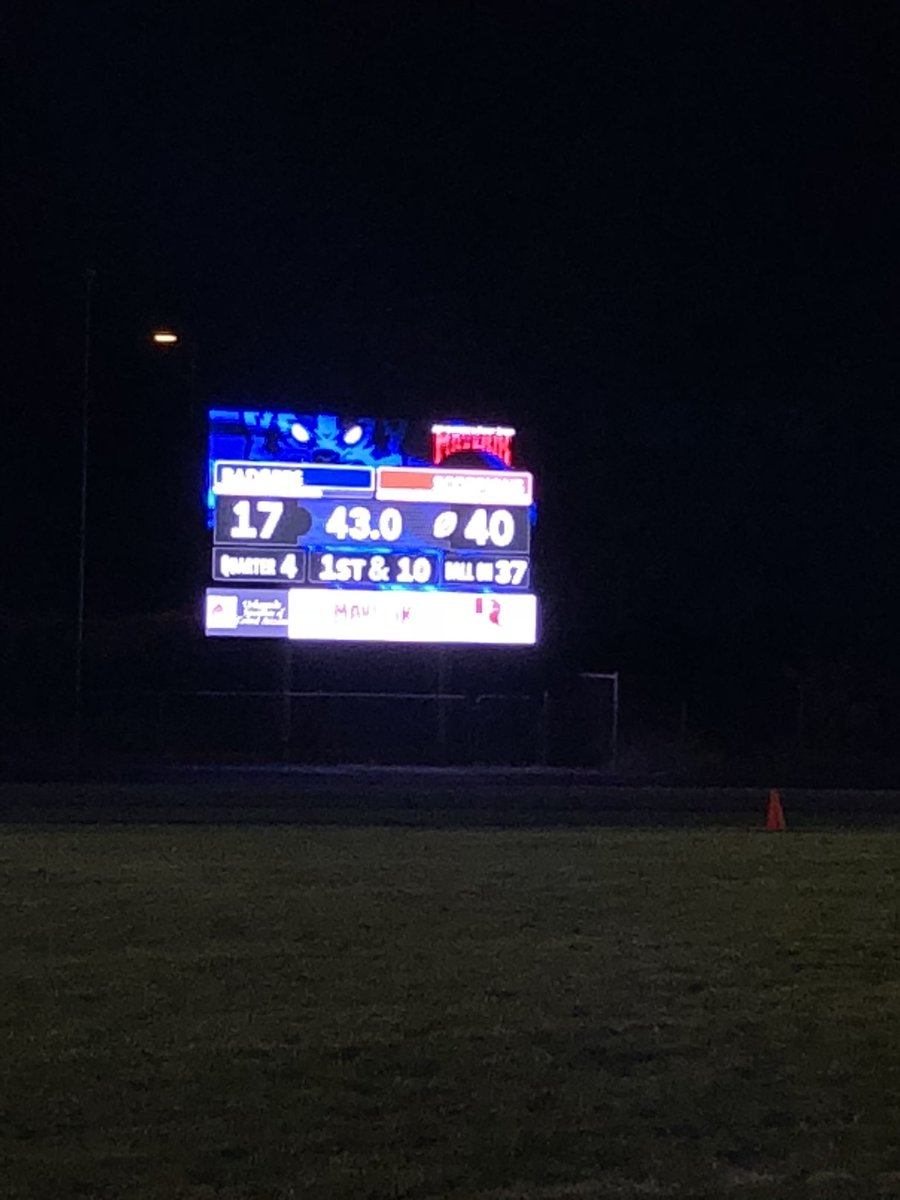 DesertEdgeHS's tweet photo. Big first win for the scorpions! 40-17 over Prescott. Huge thanks to Scorpion Nation for making the trip up north! https://t.co/WmugmelkFK