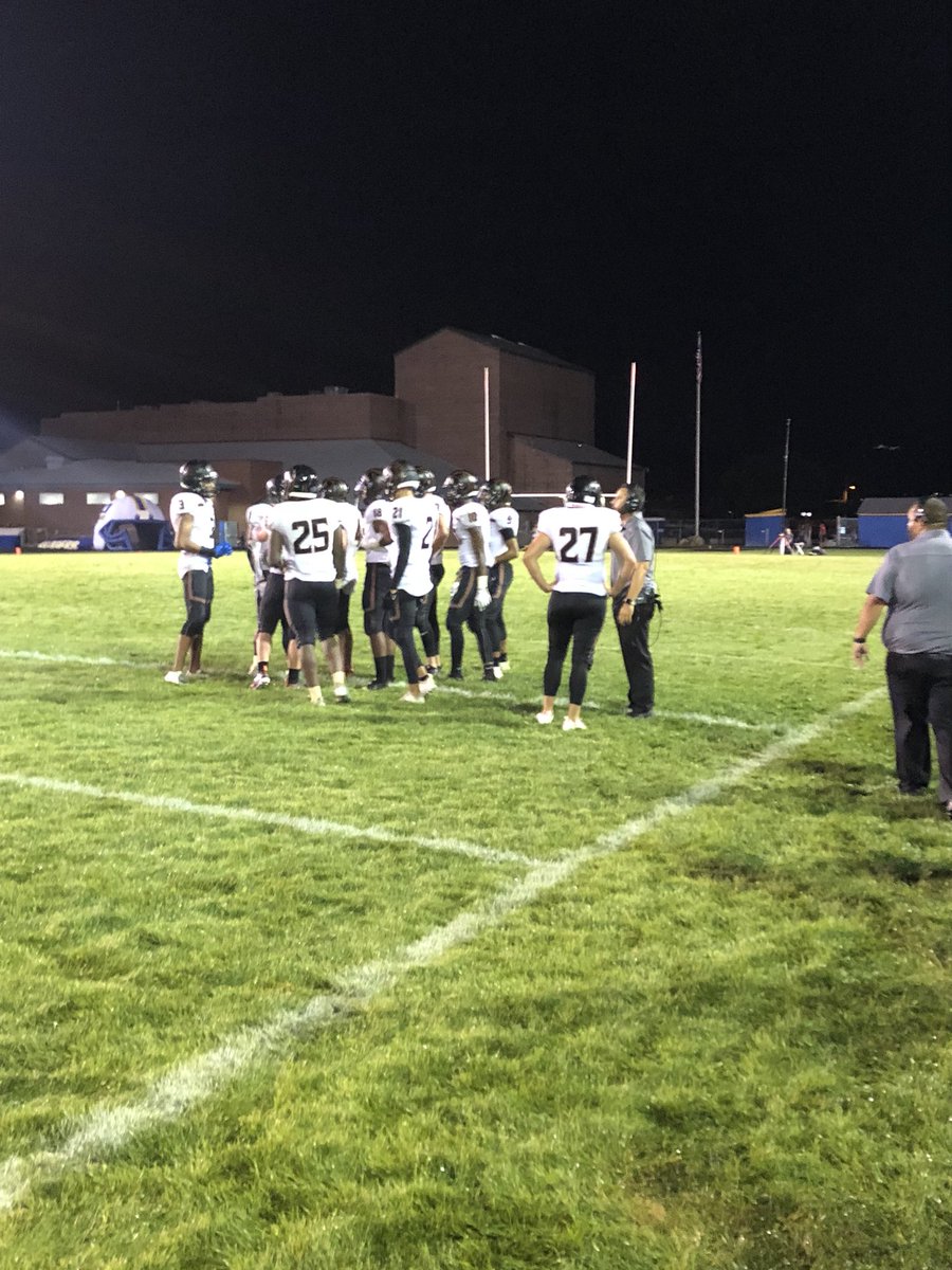 DesertEdgeHS's tweet photo. Big first win for the scorpions! 40-17 over Prescott. Huge thanks to Scorpion Nation for making the trip up north! https://t.co/WmugmelkFK