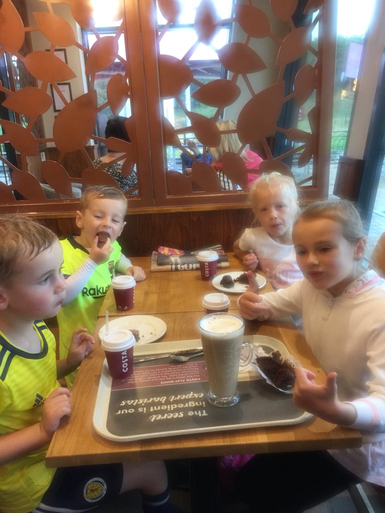 Great turn out for our first @KilwinningSC Mini Kickers session after the summer. 25 three and four year olds kicking a ball in the pouring rain. Now onto recovery @CostaCoffee before @steadythebuffs game #soccersaturdays
