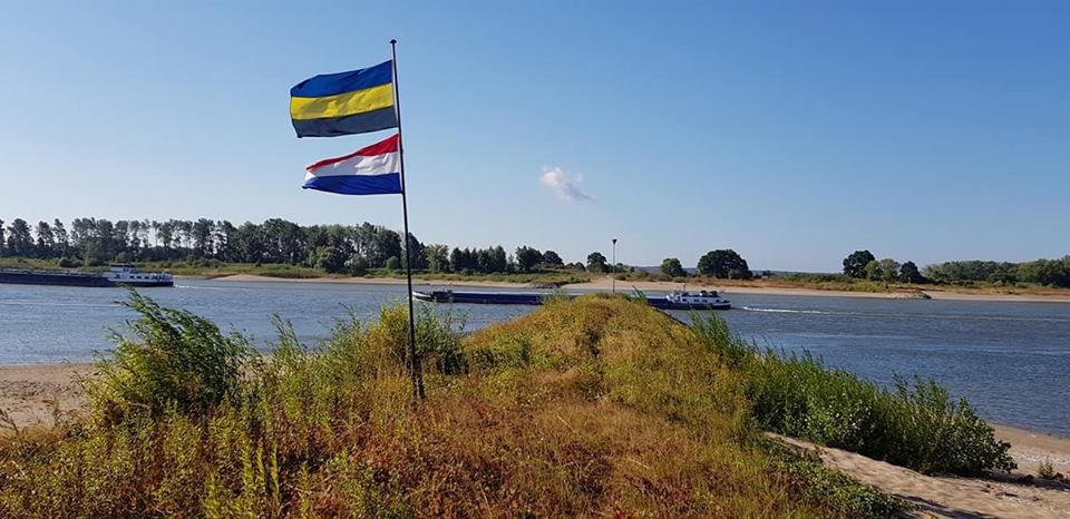 servaasbeunk's tweet image. Morgen, zondag 19-8, tussen 10 en 18 uur, zijn er weer avontuurlijke vaartochten naar het #scheepswrak bij #Spijk vanuit de Bijenwaard. Voor een kleine vergoeding voor KiKa een groot avontuur.