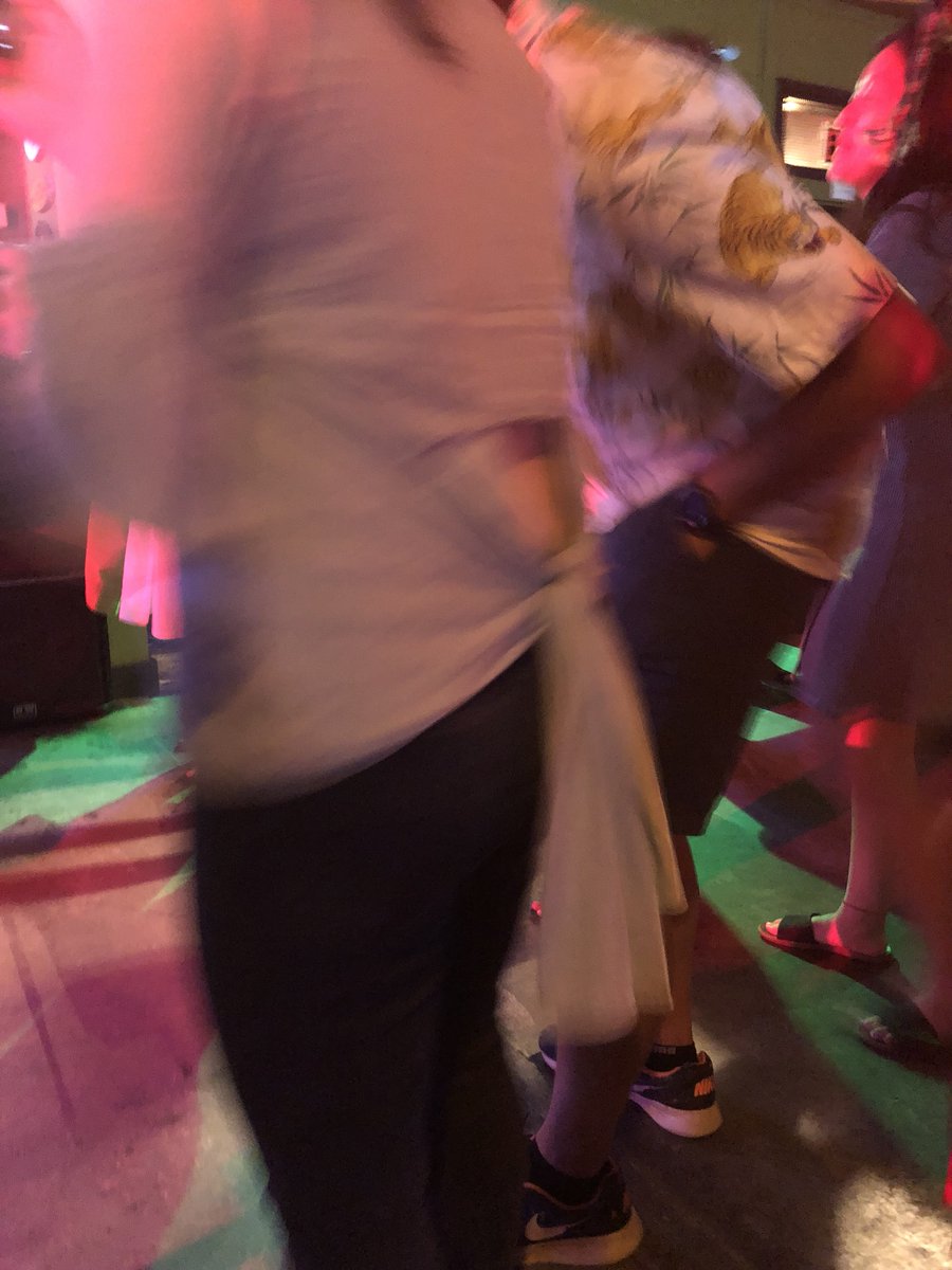 AllDrunkBitches's tweet photo. This one had a tail! #fashiondont #wtfareyouwearing #nur https://t.co/grzav2GTxX