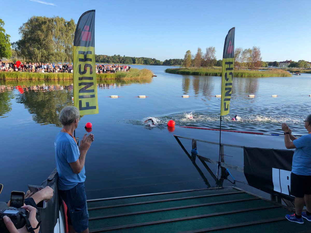 IRONMANLive's tweet photo. Top 5 women swim: Annie Thoren 52:25, @TriathlonKim 52:31, @dedegriesbauer 52:33, Emma Graaf 57:22, @AngelaNaeth 57:27 #IMKalmar #IMSweden https://t.co/D3AN0EBoWU