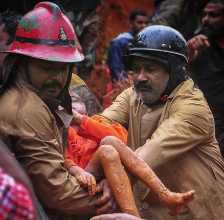 nareshbahrain's tweet photo. #Natures Fury #KeralaFloods #Kerala #keralaSOS #DonateForKerala #Kochi #Snaps Series - I https://t.co/eHsOncFrvD