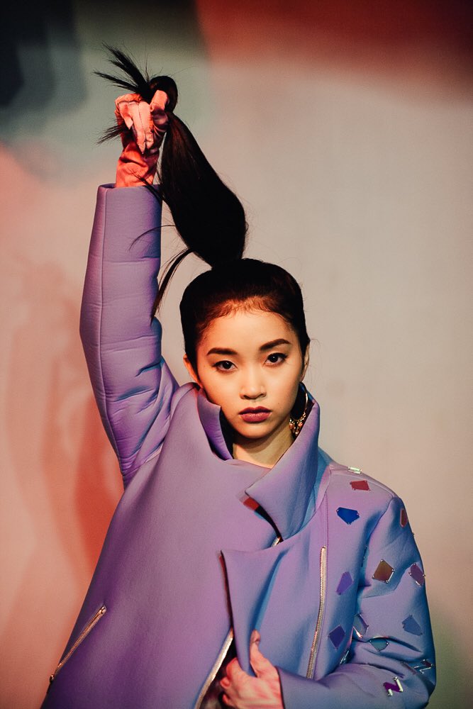 zooleykuh's tweet image. All I see on my tl are girls hyping up noah but can we please give the same attention to my girl lana condor #toalltheboysilovedbefore