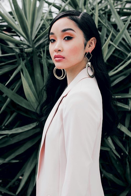 zooleykuh's tweet image. All I see on my tl are girls hyping up noah but can we please give the same attention to my girl lana condor #toalltheboysilovedbefore