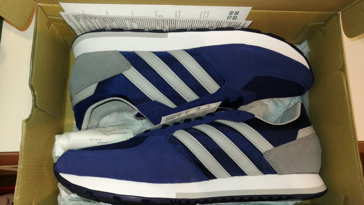 _AxeR_'s tweet photo. Lang ist es her, nun mal wieder #Schuhcontent #adidas #8k https://t.co/yreOsgzWrS