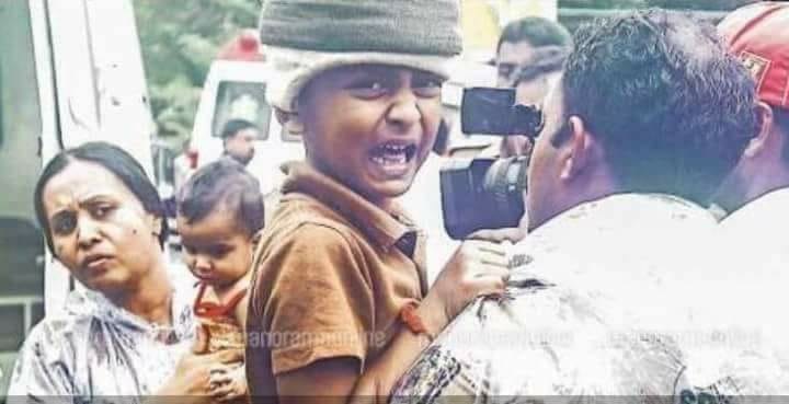 People’s representatives of the Party are on the ground leading relief work.
Aranmula MLA Veena George in a relief camp.
#KeralaFloods