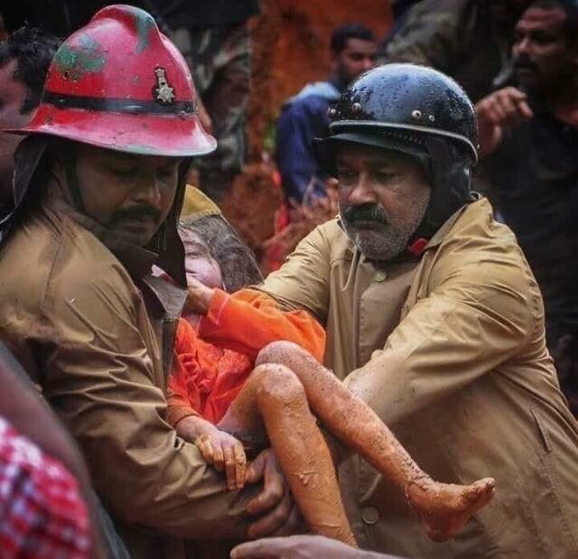 kishan_rathod09's tweet photo. 324 लोगो की मौत..
2लाख 23हज़ार 139 बेघर लोग
15000 राहत कैम्पों में शरण .

#Kerala_Floods
#Natural_Disaster

#Help_Kerala 🙏 https://t.co/lTA7ExE2q9